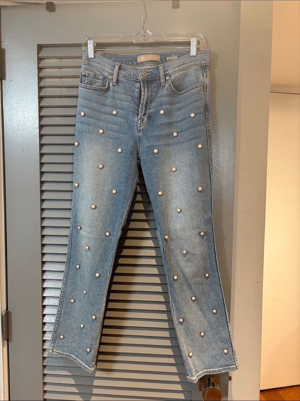 Pearl-Embellished Light Blue Women’s Jeans